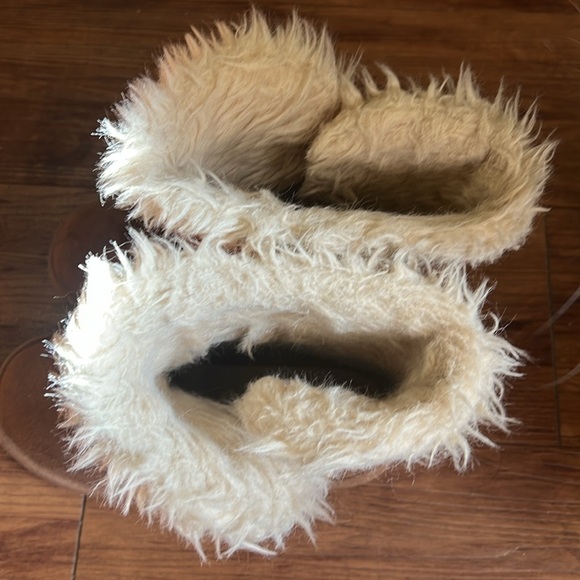 Girls Buckle Faux Suede Boots - Picture 5 of 6